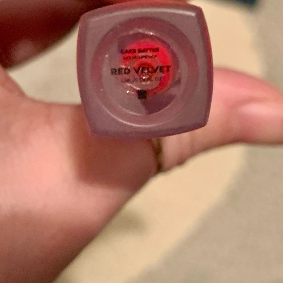 Poundcake Red Velvet Cake Batter Crème Lip - Picture 4 of 4